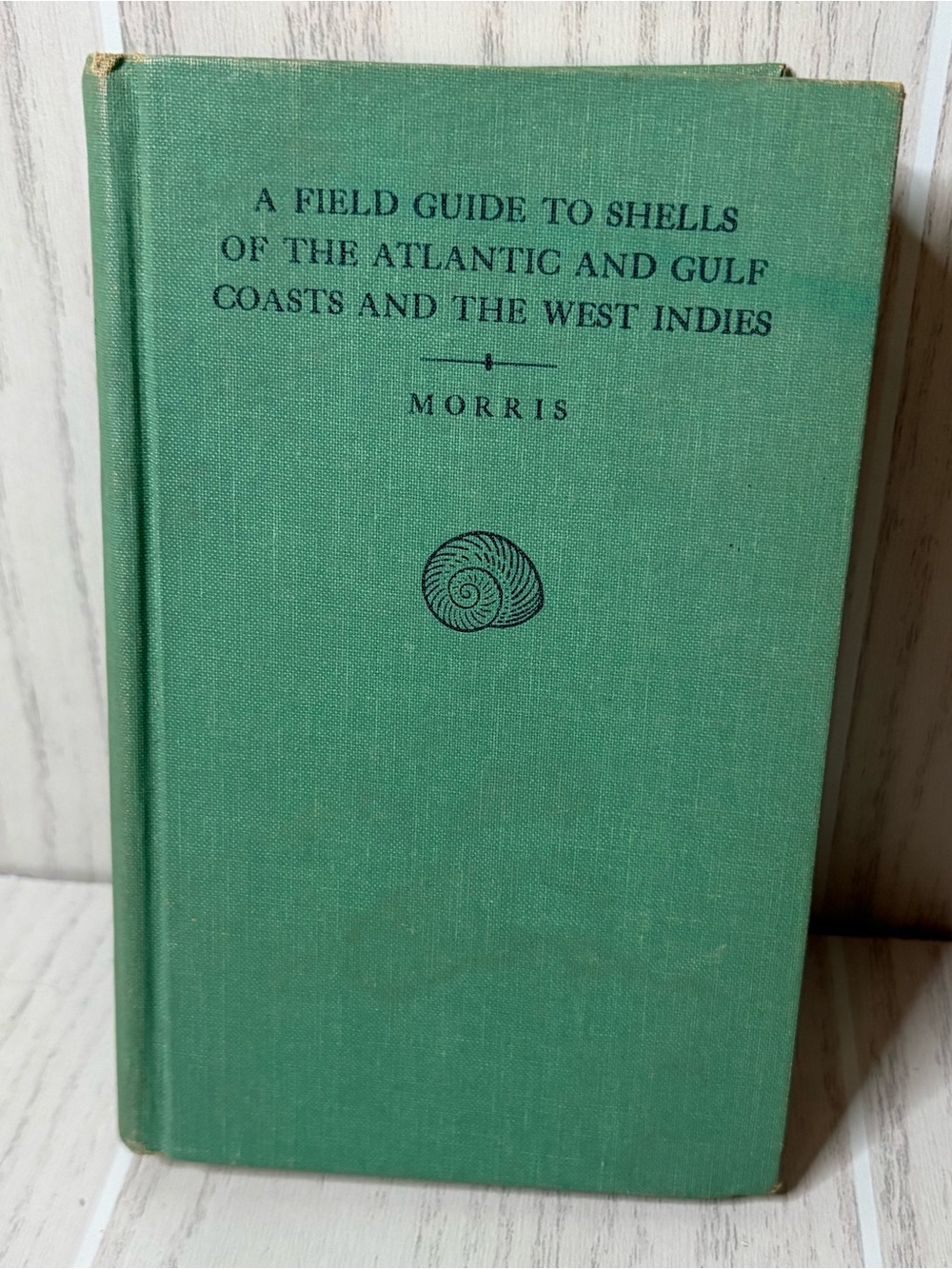 A Field Guide to Shells of the Atlantic & Gulf Coasts Of The West Indies 1979